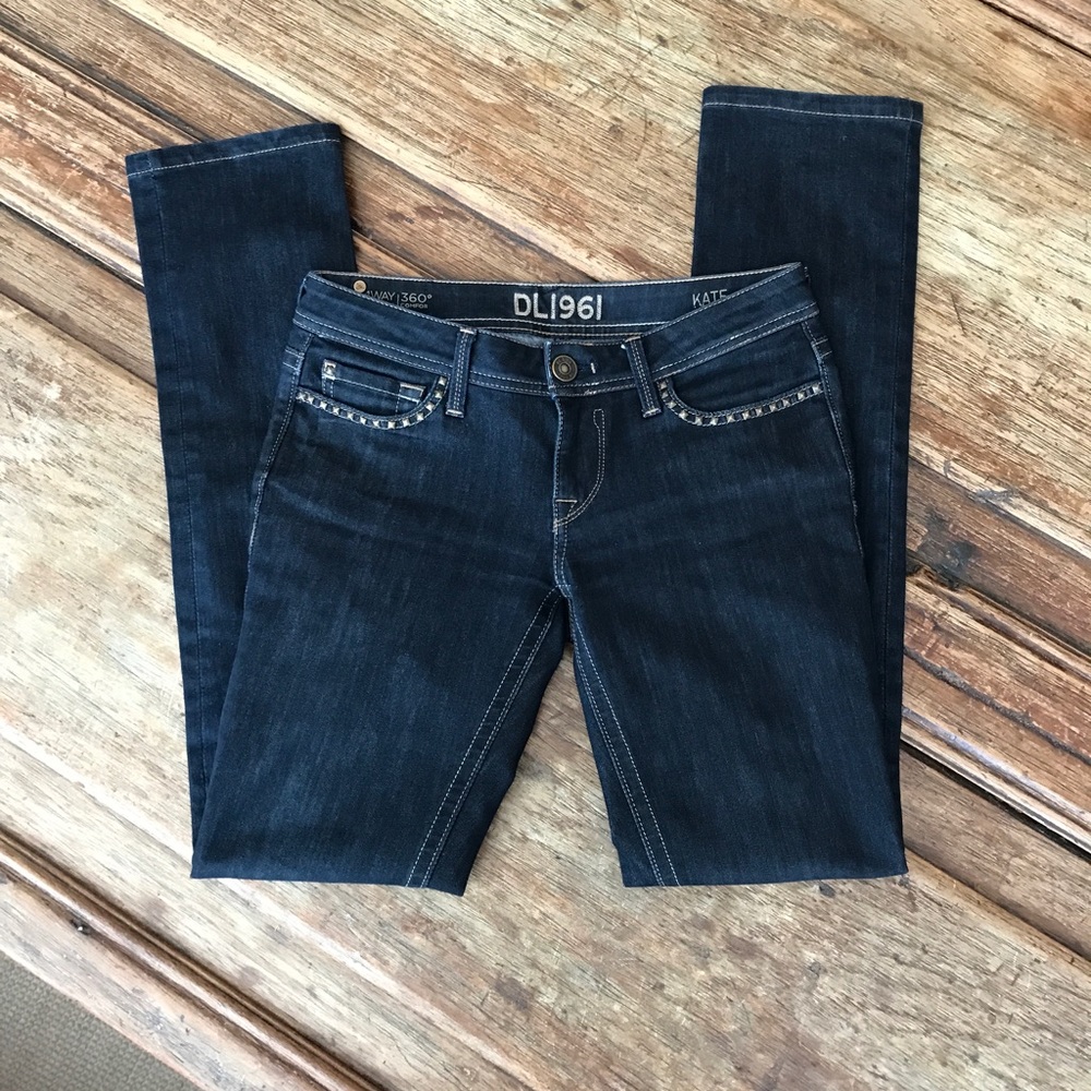 ❤️DL1961 KATE slim straight w/studded pockets ❤️
